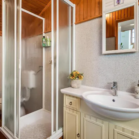 Holiday home 2 Bedroom Cozy In Rukavac *