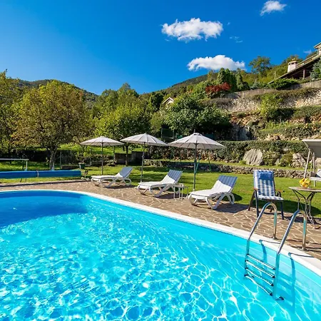 2 Bedroom Cozy In Rukavac Holiday home