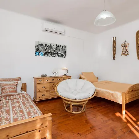 2 Bedroom Cozy In Rukavac *
