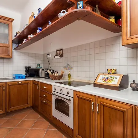2 Bedroom Cozy In Rukavac Holiday home